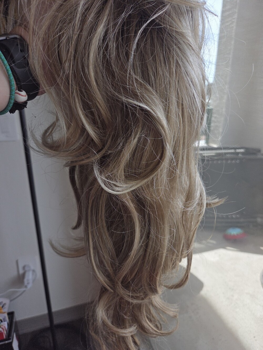 Jon Reanau Light Blonde Lace Front Wig. - Picture 12 of 16
